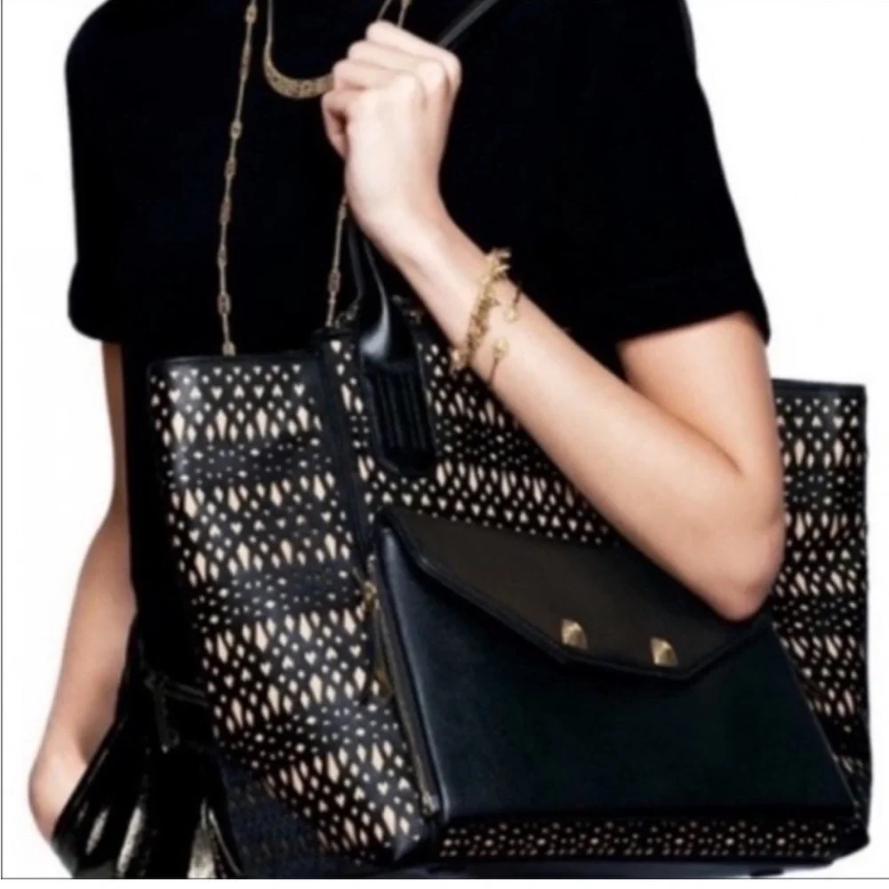 Stella & Dot The Shift Tote - Picture 2 of 6